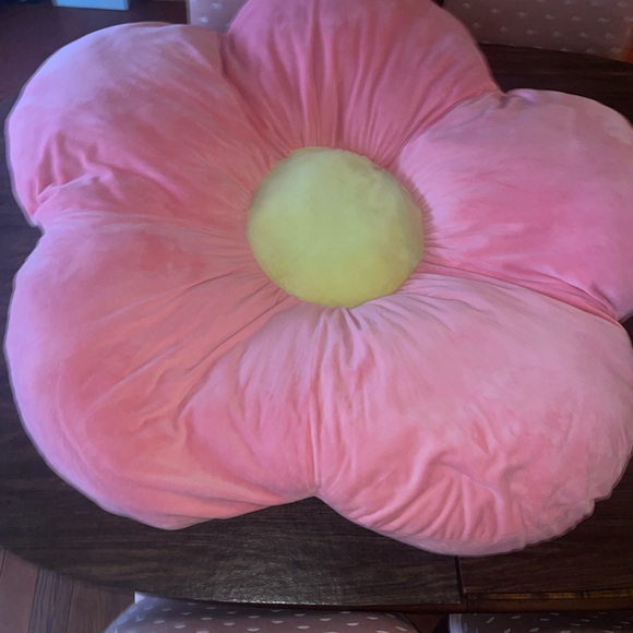 Hearthsong Pink and Yellow Secret Garden Hideaway & Flower Pillow - Picture 4 of 7